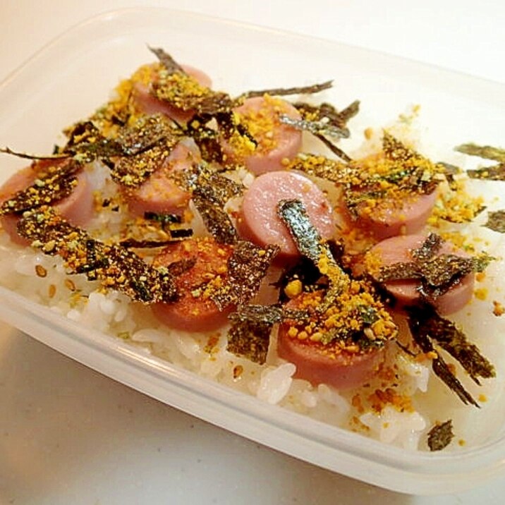 お弁当　魚肉ソーセージ・もみ海苔・のりたまご飯